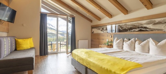Superior double room mountain view - Hotel MY ALPENWELT Resort in Königsleiten