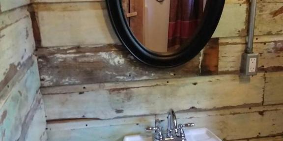The Highlander - Rustic Mountain Yurt in Genoa