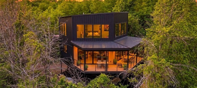 The Outlook Treehouse & Lavender Farm in Oxford