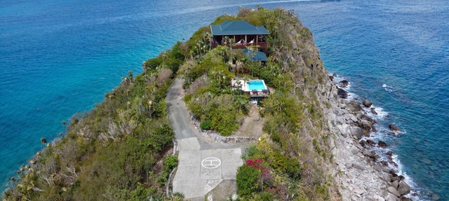 The Treehouse at Steele Point in West End