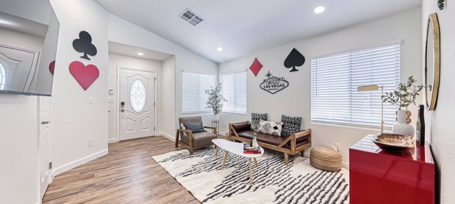 Unique 2-Bedroom Las Vegas Home in Beautiful Summerlin- 15 Minutes to Strip in Las Vegas