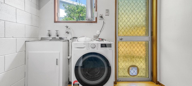 Warmth and the spacious 2 double bedroom in Manurewa