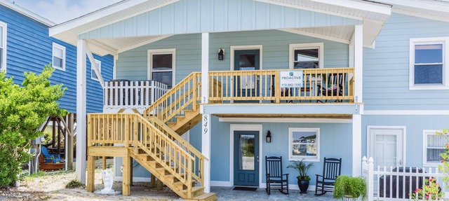 "White Eagle" - Oceanfront Home, 6 Bedrooms/4 Bathrooms in Holden Beach
