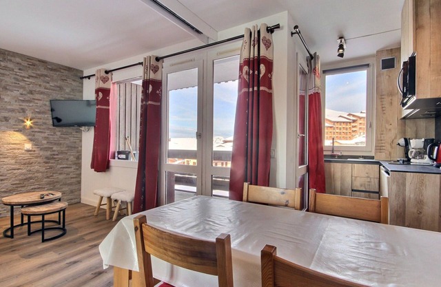 Central divisible studio, balcony, 4 ppl in Belle Plagne
