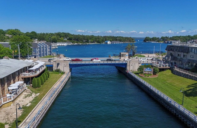 Edgewater Inn Charlevoix 