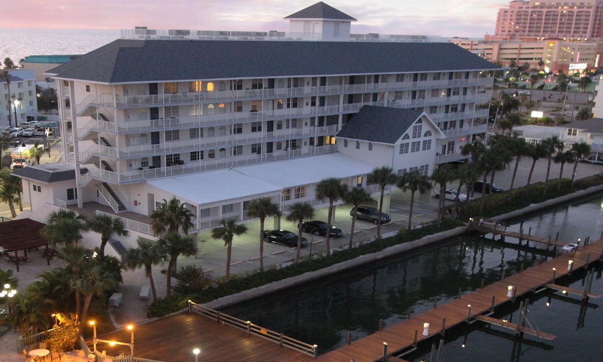 Clearwater Beach Condo | Brand New, Dolphins, Mom Clean - Lux Waterfront - 4 Bedroom/3 Bath (Unit #202)