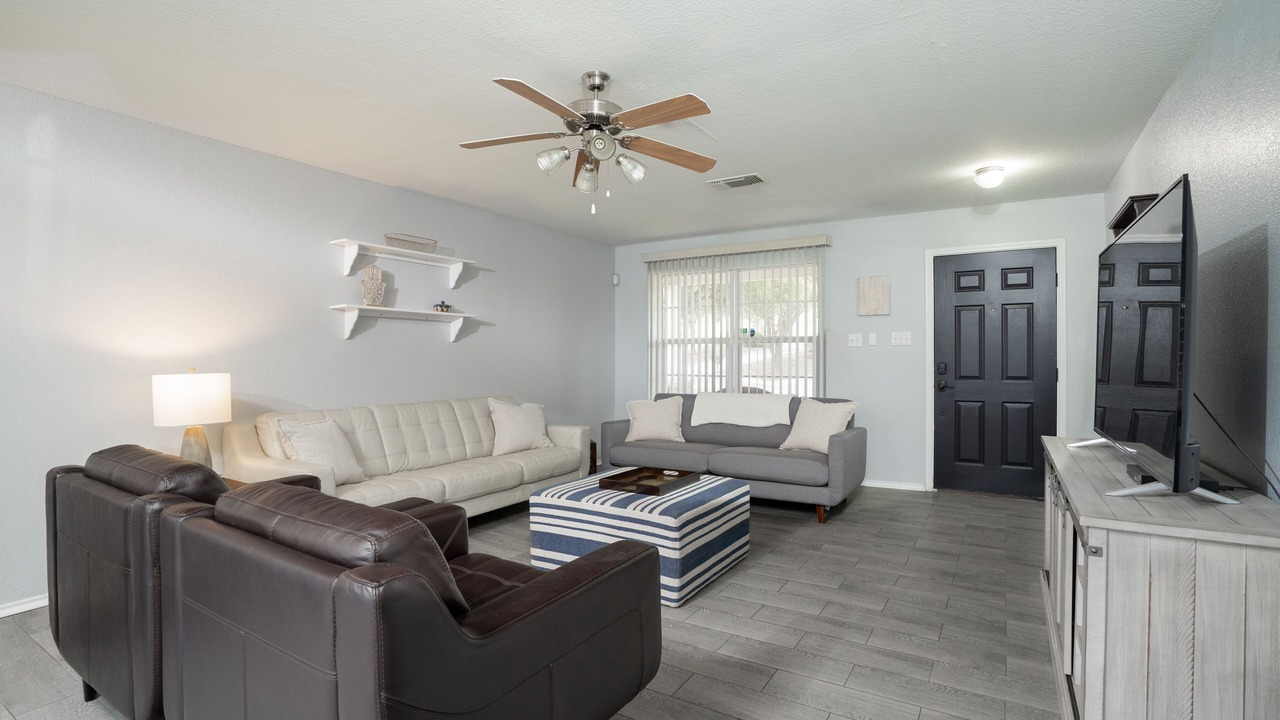 Photo of Livingroom in Medical Center District