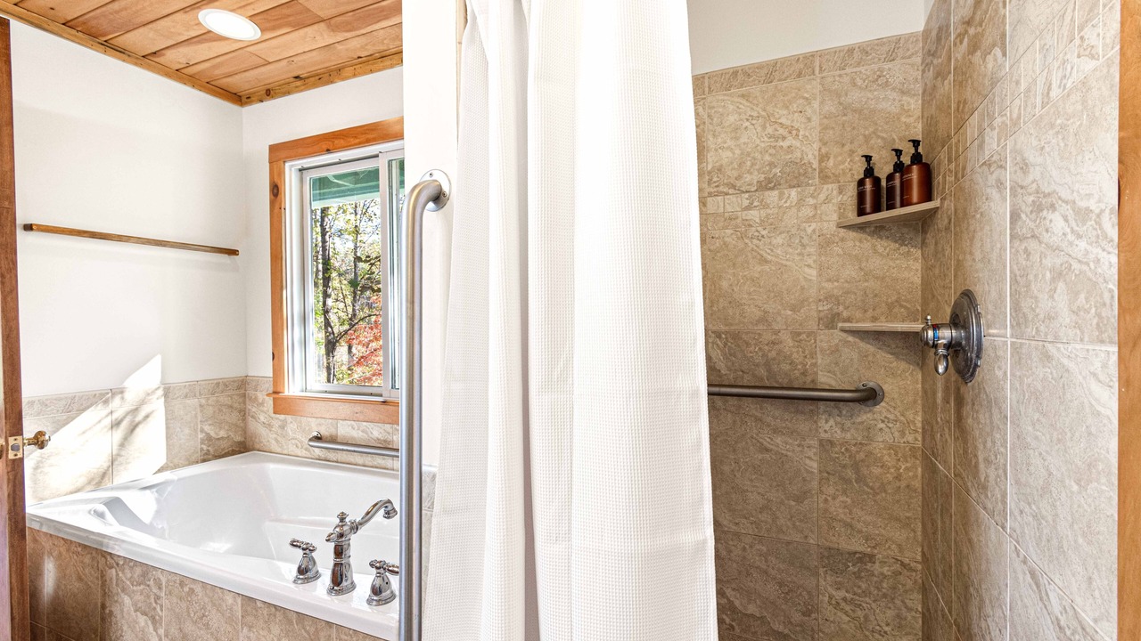 Photo of Bathroom in Clarkesville