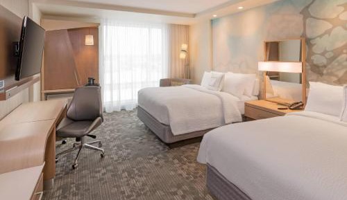 Queen Room with Two Queen Beds and Bathtub - Mobility Access/Hearing Accessible
