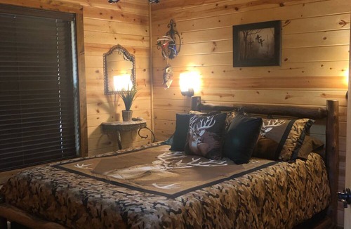 Broken Bow Cabin | Rowdy Beaver Cabin~Fishing~Pool Table~Horseshoes~XBox~Hot Tub~Gas Grill~Fire pit