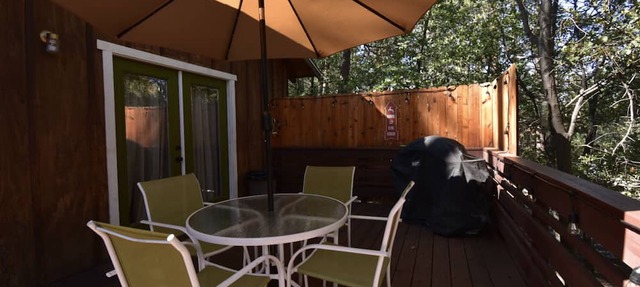 Fully fenced backyard for pets. Pets stay free! in Idyllwild-Pine Cove