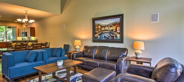 Juniper Creek Inn: relaxing creekside getaway—free resort passes & adventure! in Redmond