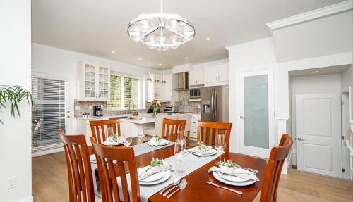 Comfortable and Modern Rowhouse Perfect for BC Escapade, air conditioned in Langley